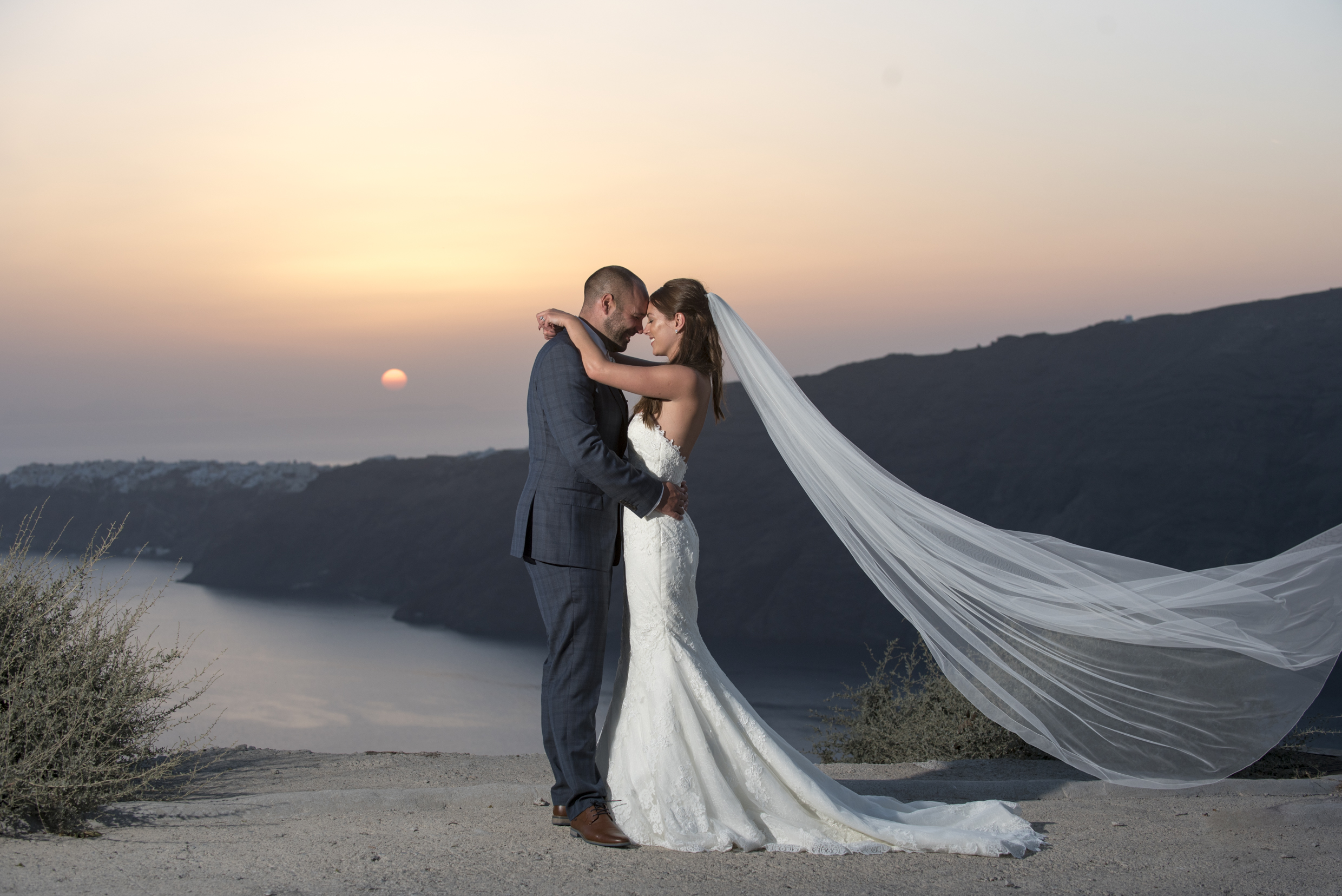 sarah jane edwards wedding photographer santorini sunset